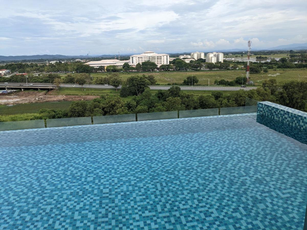 Alor Setar Imperio By Im Staycation 3Bedroom & Rooftop Pool Exterior photo
