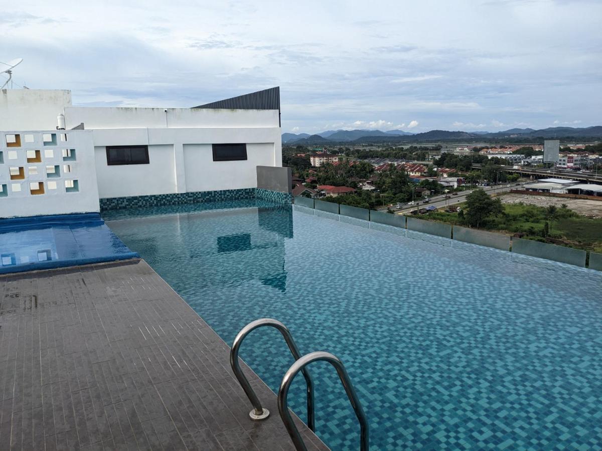 Alor Setar Imperio By Im Staycation 3Bedroom & Rooftop Pool Exterior photo